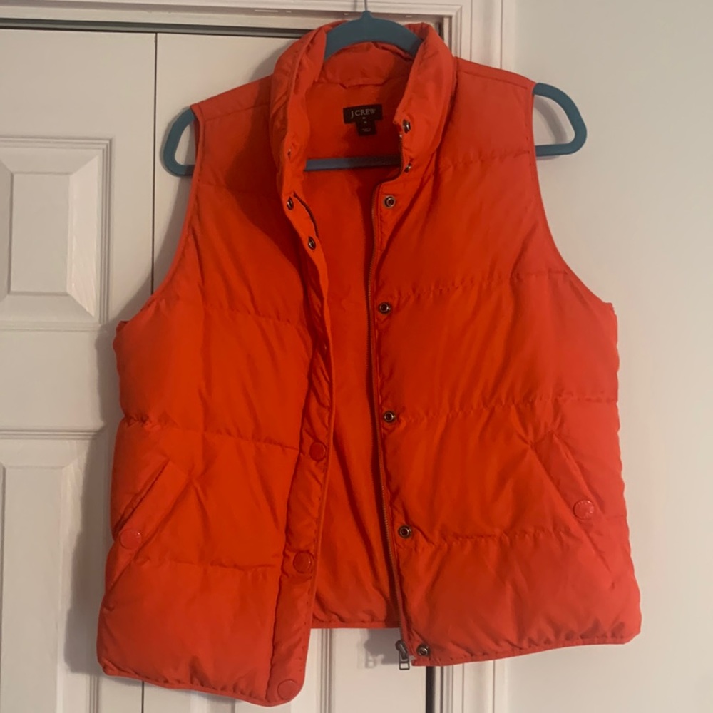 Jcrew puffy vest. Size Medium. Excellent used condition.